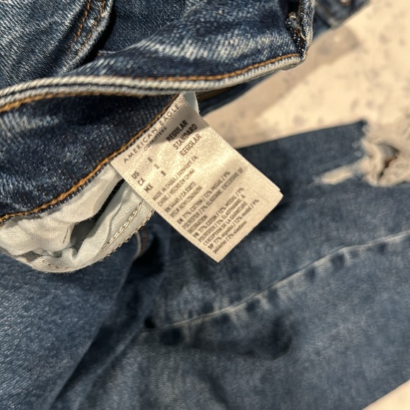 NWOT mom jeans American eagle - Picture 4 of 7